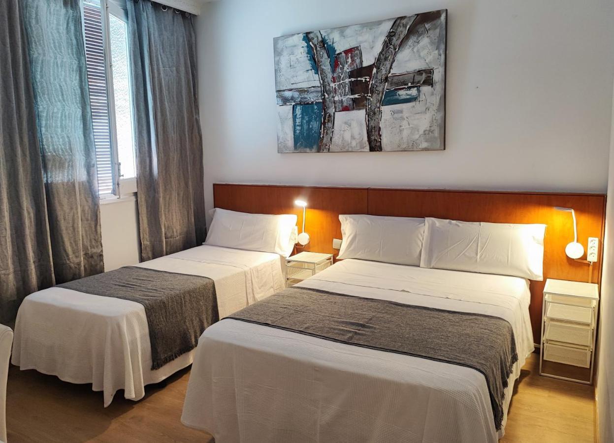 Hostal Cervantes Madrid Bagian luar foto