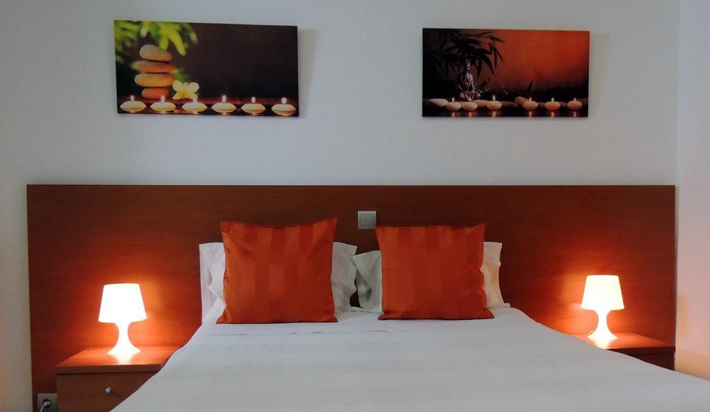Hostal Cervantes Madrid Bagian luar foto