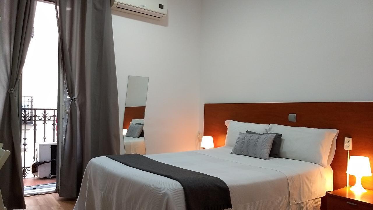 Hostal Cervantes Madrid Bagian luar foto